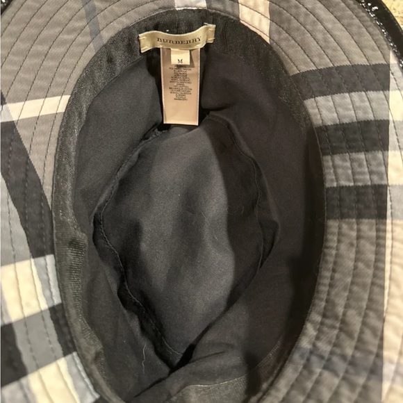 Burberry bucket hats for women - Picture 3 of 3